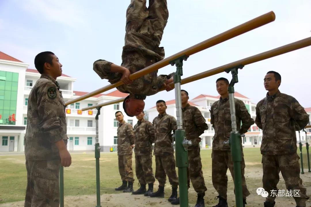 当兵两年多,这个兵的荣誉让上士班长钦佩